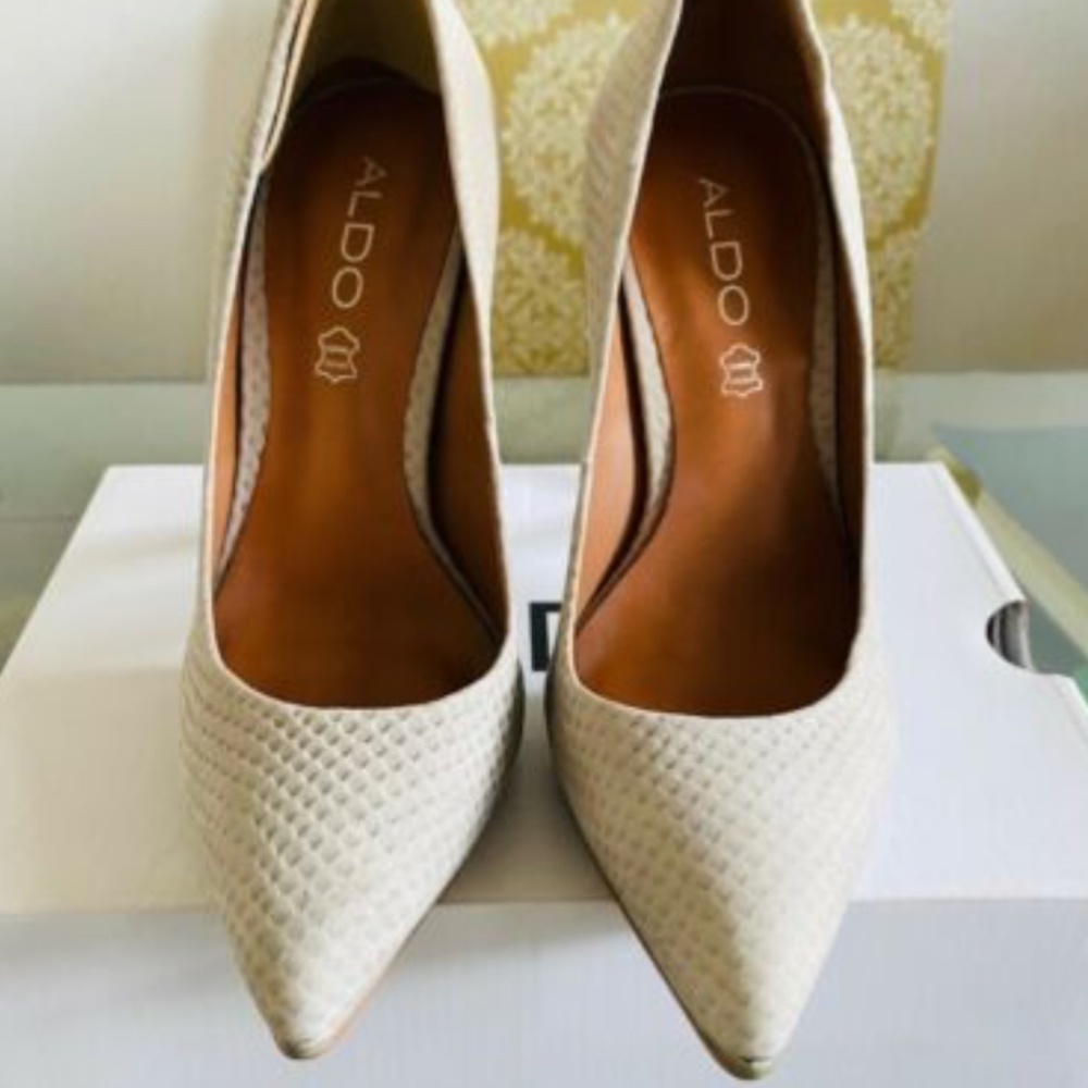 Aldo Kristina Gray Pump Heel Size 7